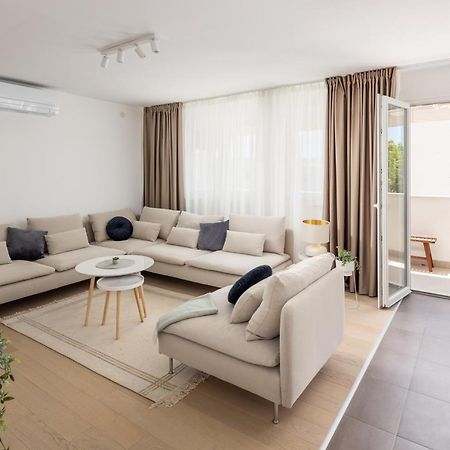 Apartment Nova 4* Dugi Rat Luaran gambar